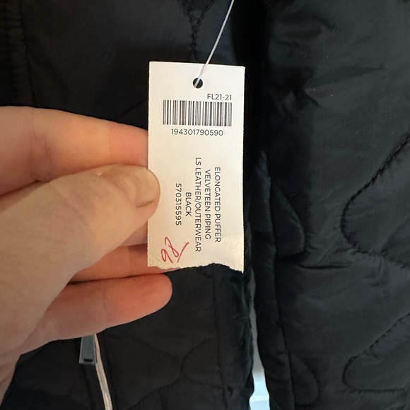 Chico’s NWT black winter hooded coat. Chico’s size 0 (regular size XS/S or 4/6) - Picture 6 of 7